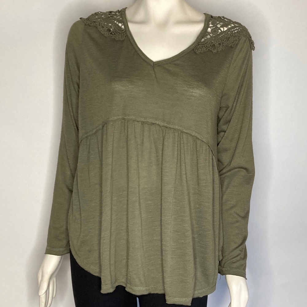 hint of mint embroidered shirt Sz Large